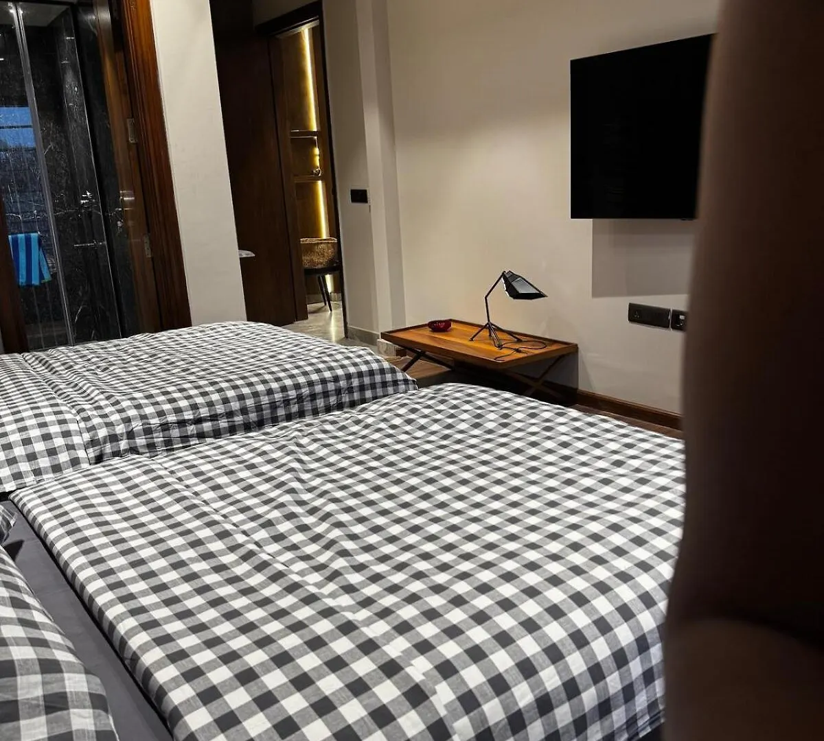 Stylish & Modern Luxury 4Br Apartment Arjun Marg Gurgaon 0*,